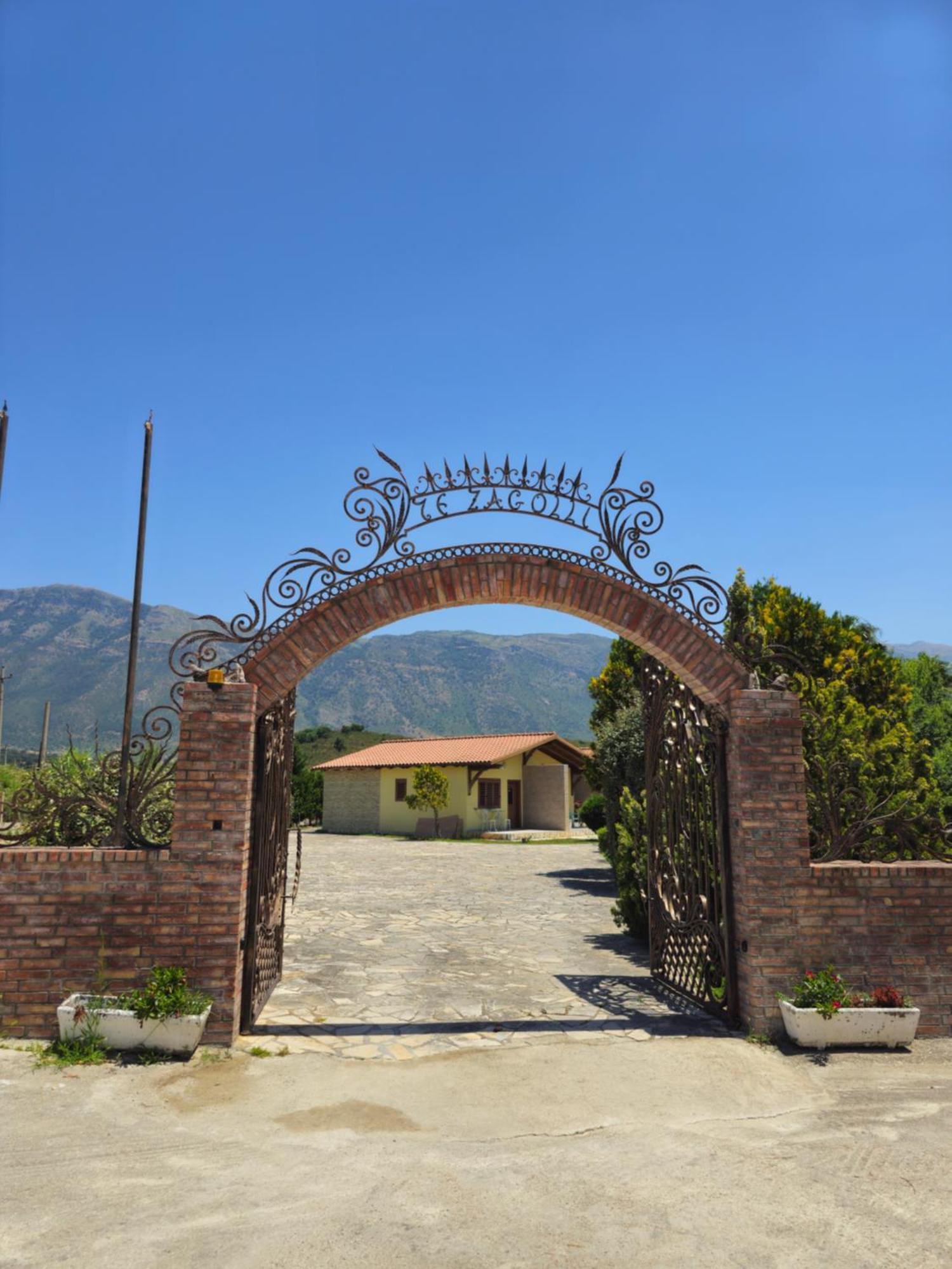 Resort Te Zagolli Orikum Exterior foto