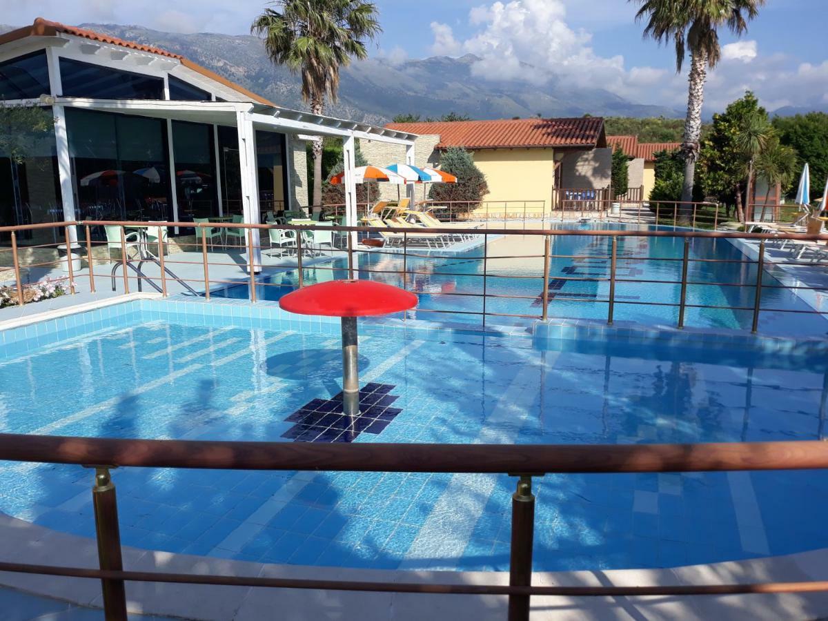 Resort Te Zagolli Orikum Exterior foto